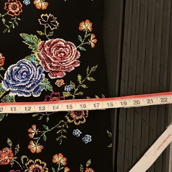 Beautiful Dress, Size 8 - Picture 9 of 10